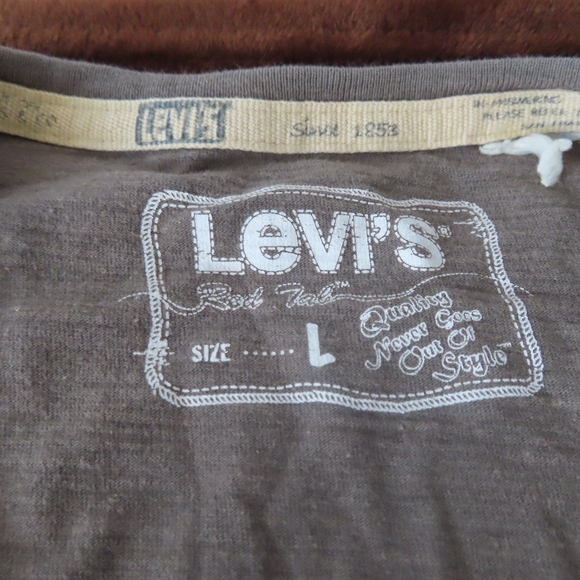 rare levis red tab tshirt the outsiders wildwest L grey - Picture 6 of 6